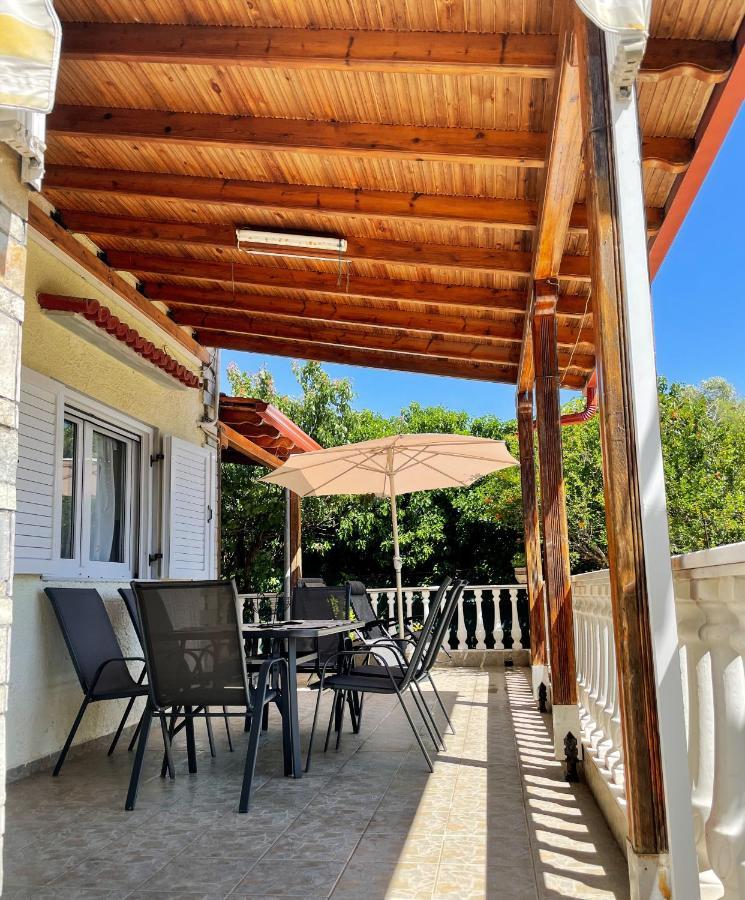 Casa Lia-Beach Front Villa Nea Kallikrateia Exterior foto