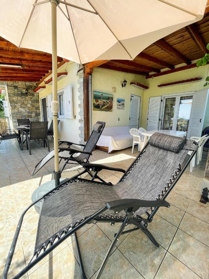 Casa Lia-Beach Front Villa Nea Kallikrateia Exterior foto