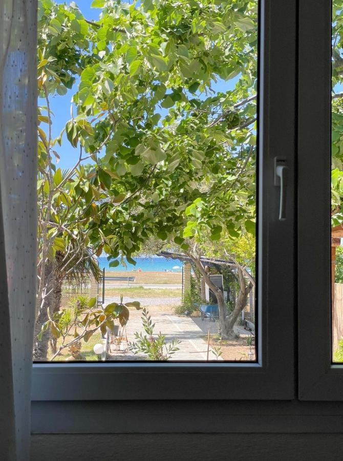 Casa Lia-Beach Front Villa Nea Kallikrateia Exterior foto